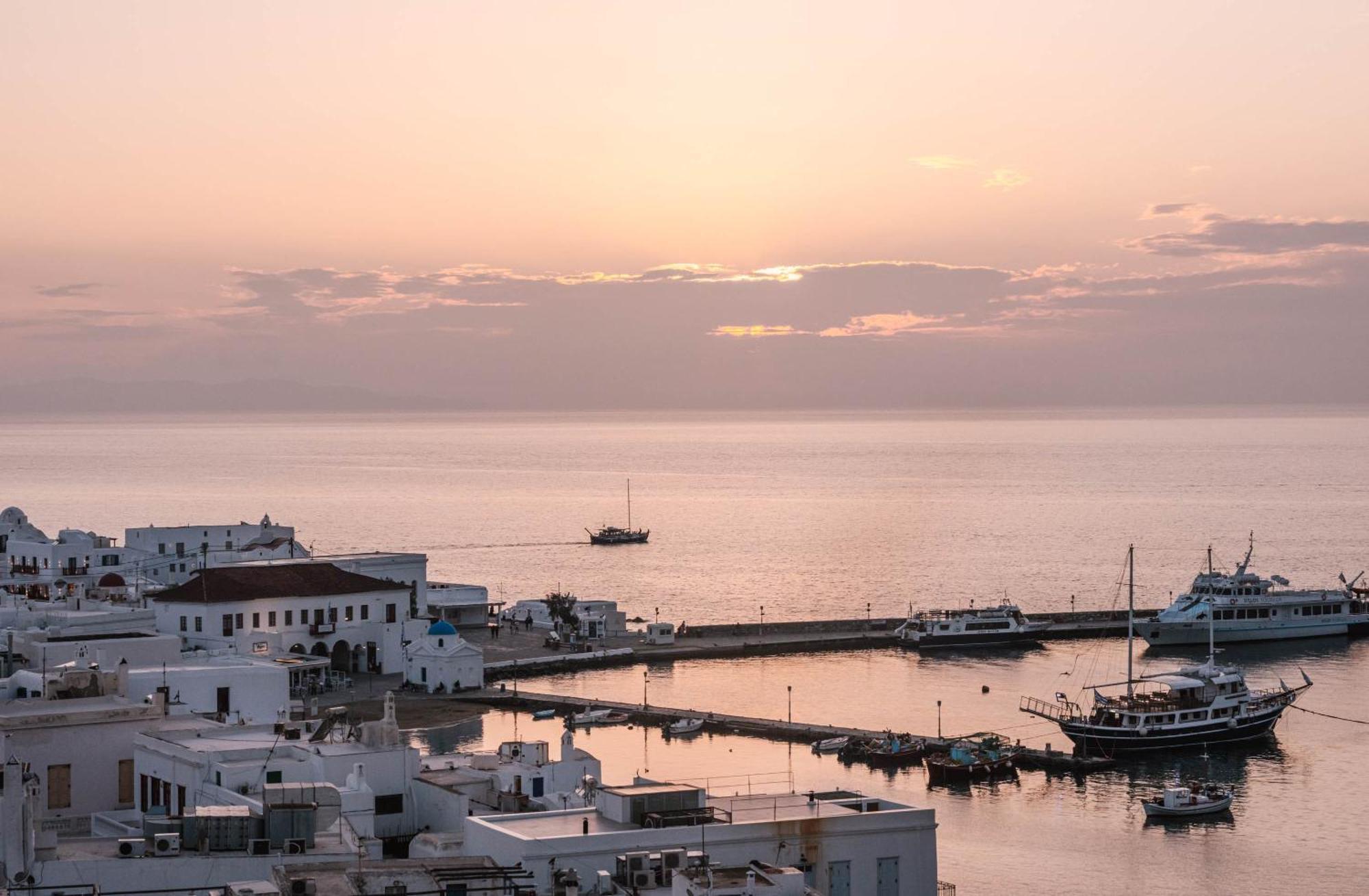 Legends In Town, By Mykonos High Aparthotel Mykonos Town ภายนอก รูปภาพ