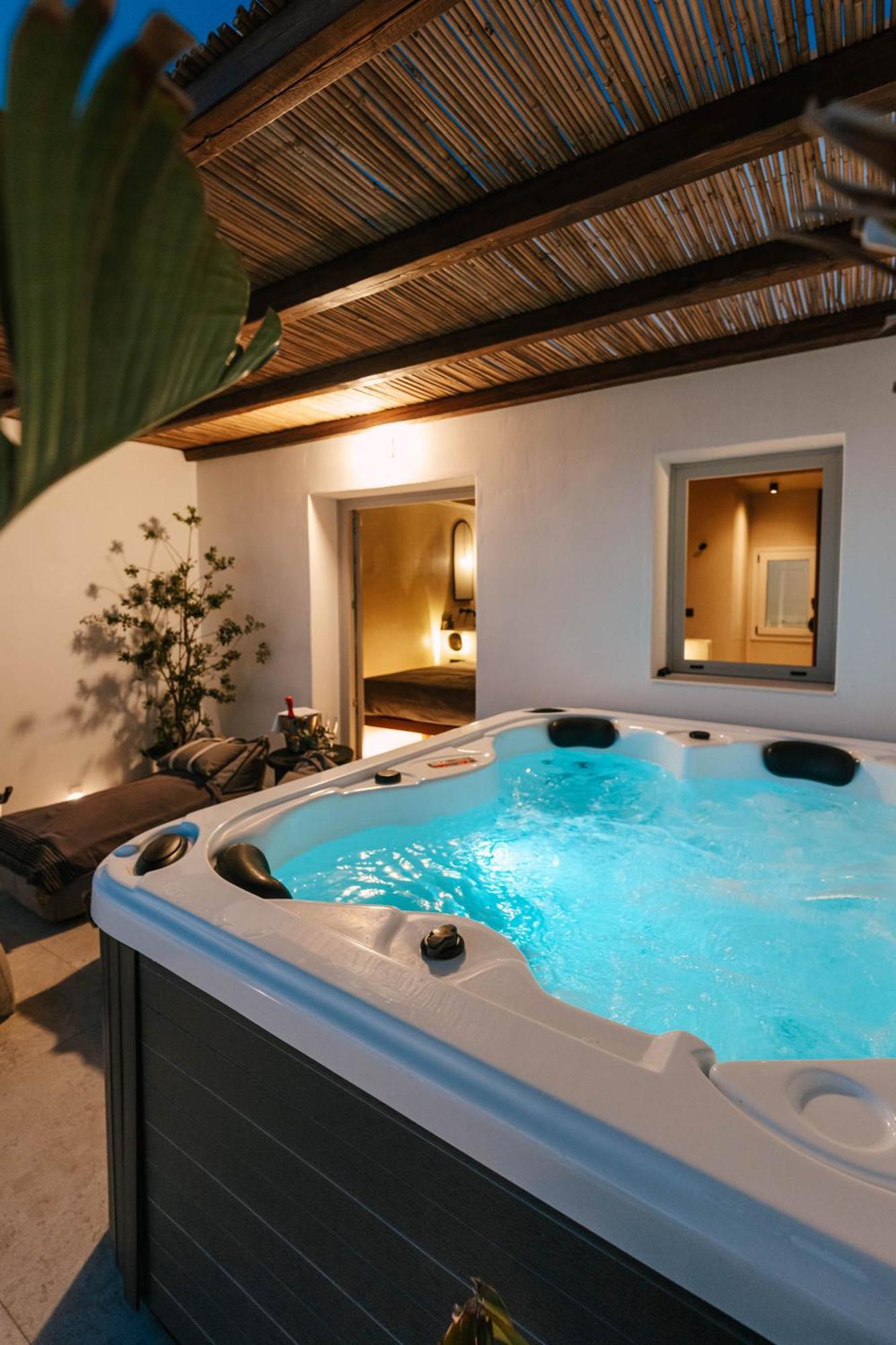 Legends In Town, By Mykonos High Aparthotel Mykonos Town ภายนอก รูปภาพ